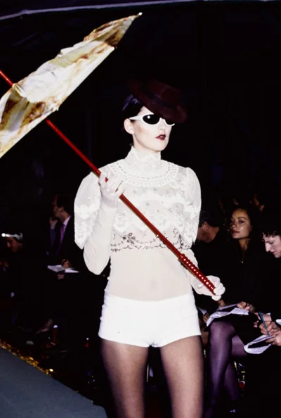Look 16